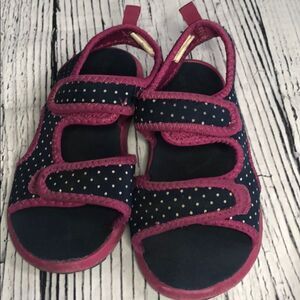 🍭*6/$30* Joe Fresh polka dot Velcro sandals - 10
